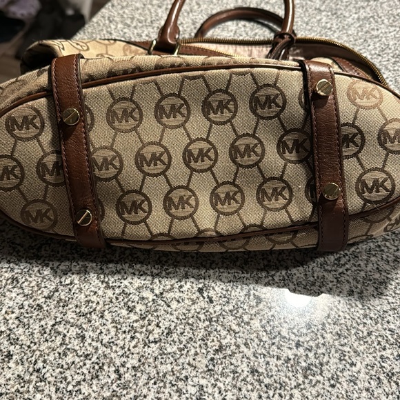 Michael Kors Purse - Picture 6 of 7